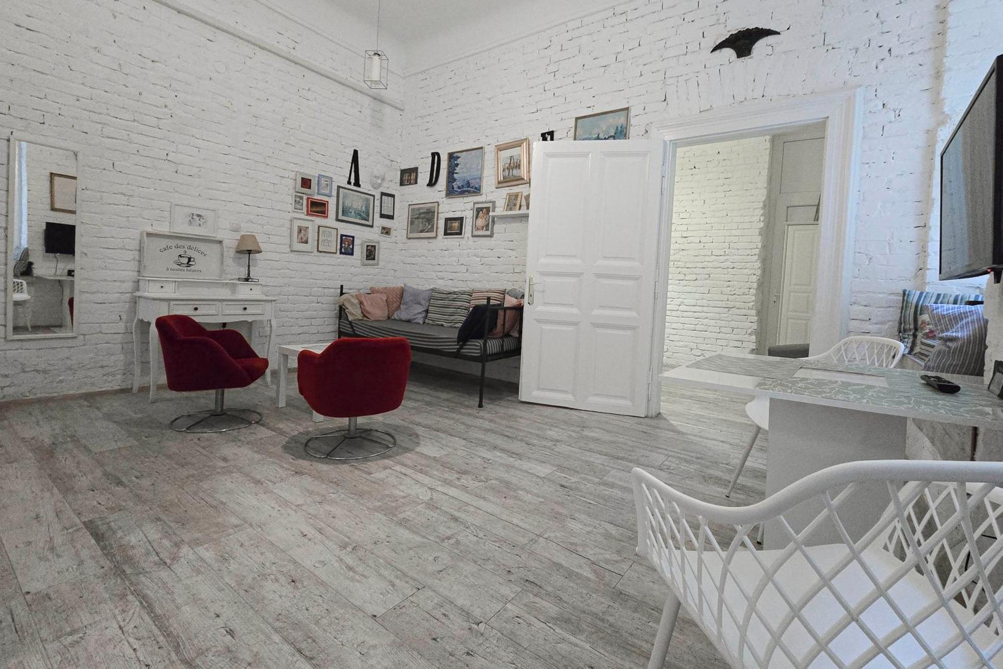 Wolf With Terrace Apartment Budapest